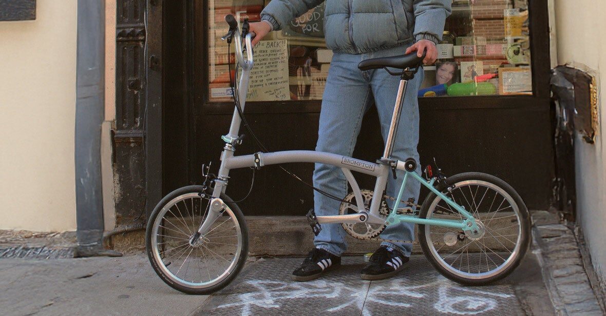 Brompton A Line 3-Speed Folding Bike | Window Grey/Turkish Green, Mid Handlebar - Image 2