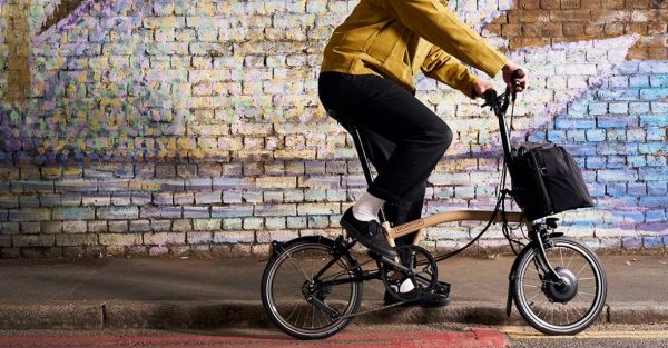 Brompton Electric P Line Urban – Bicicleta elétrica dobrável leve de 4 velocidades com suporte para rodas
