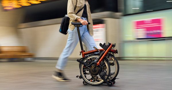 Bicicleta elétrica dobrável urbana Brompton P Line – 4 velocidades