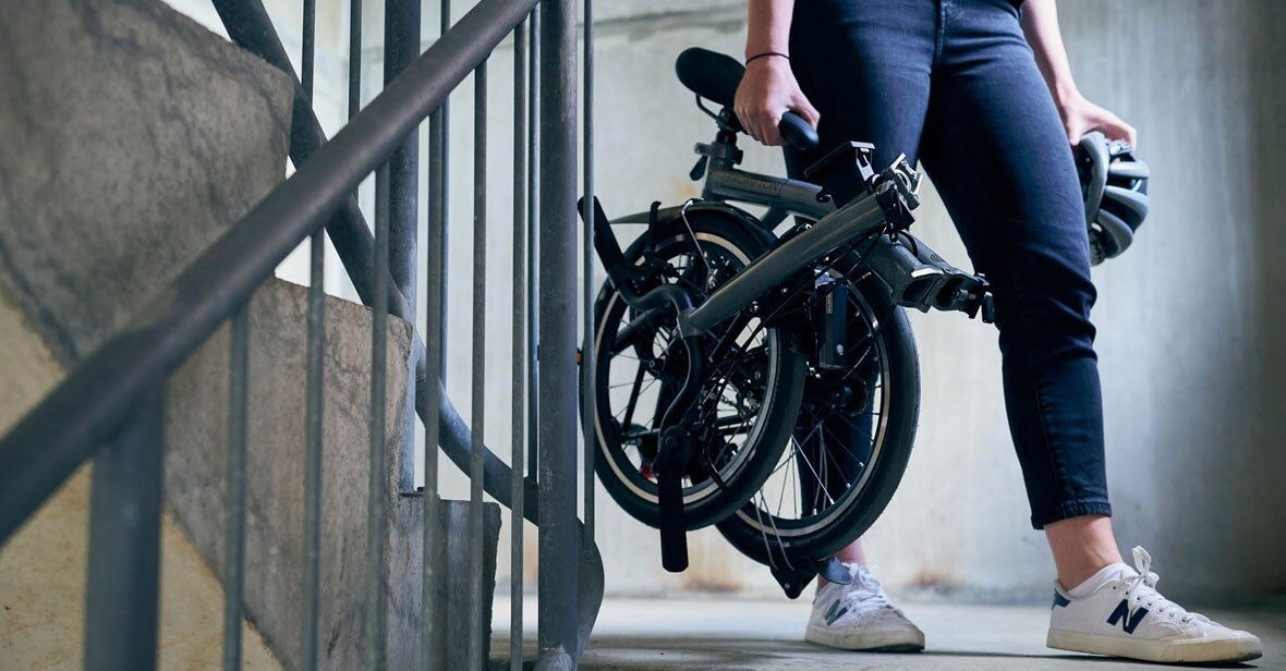 Brompton P Line 4-Speed Urban Folding Bike with Roller Frame | Lunar Ice, Mid Handlebar - Image 2