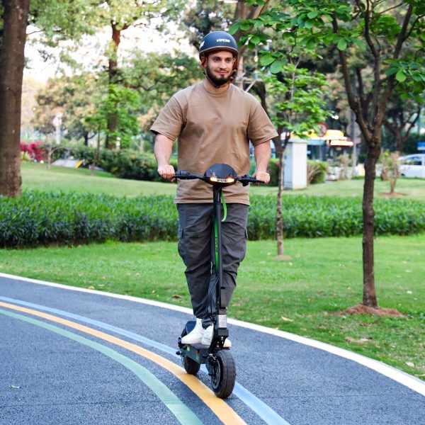 VIPCOO VS3 800W Off-Road Electric Scooter – 50KM Range, Touchscreen, Built for City & Adventure