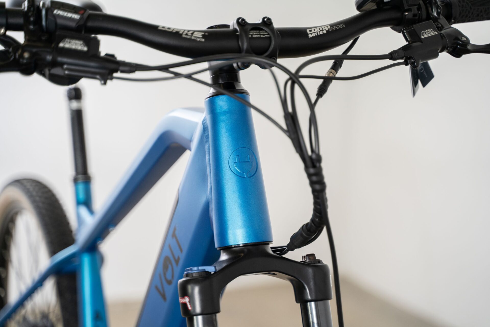 Volt Alpine Electric Mountain Bike – Power and Control for Every Terrain - Image 4