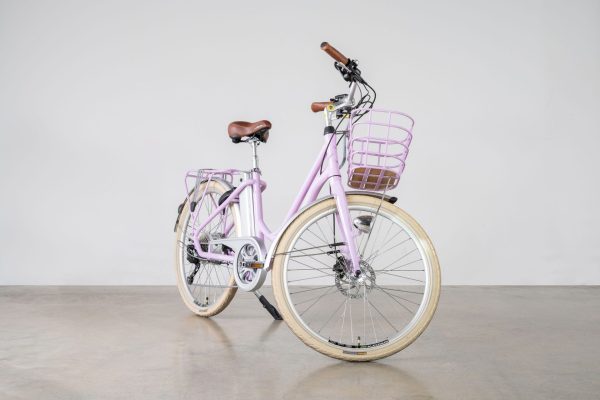 Rower elektryczny Volt Kensington Step-Through – elegancki, wygodny i stworzony do codziennej jazdy